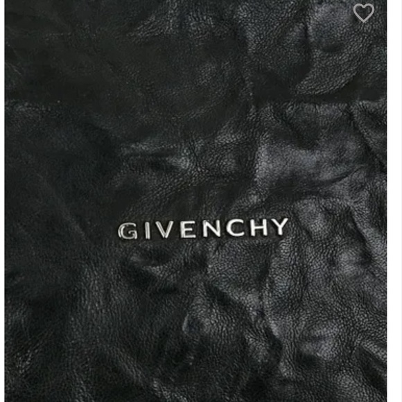 GIVENCHY
Black Wrinkled Sheepskin Leather Small Pandora Bag - Picture 4 of 12